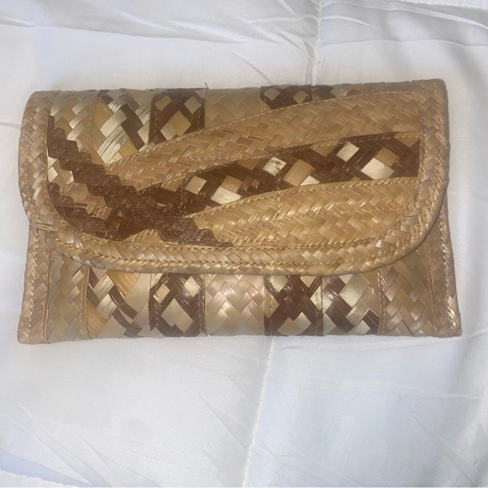 Handwoven Straw Clutch From The Bahamas